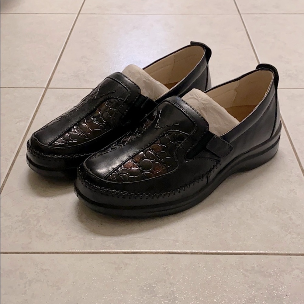 Seniors comfort/therapeutic shoes